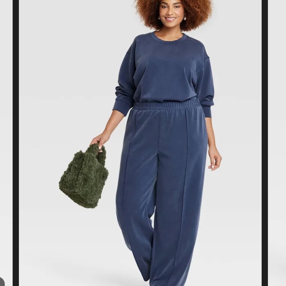 Women’s high rise knit jogger pants